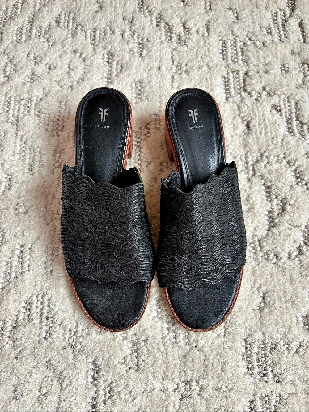 Frye Mira Wave Slide Black & Brown Woven Heeled Mules- size 9